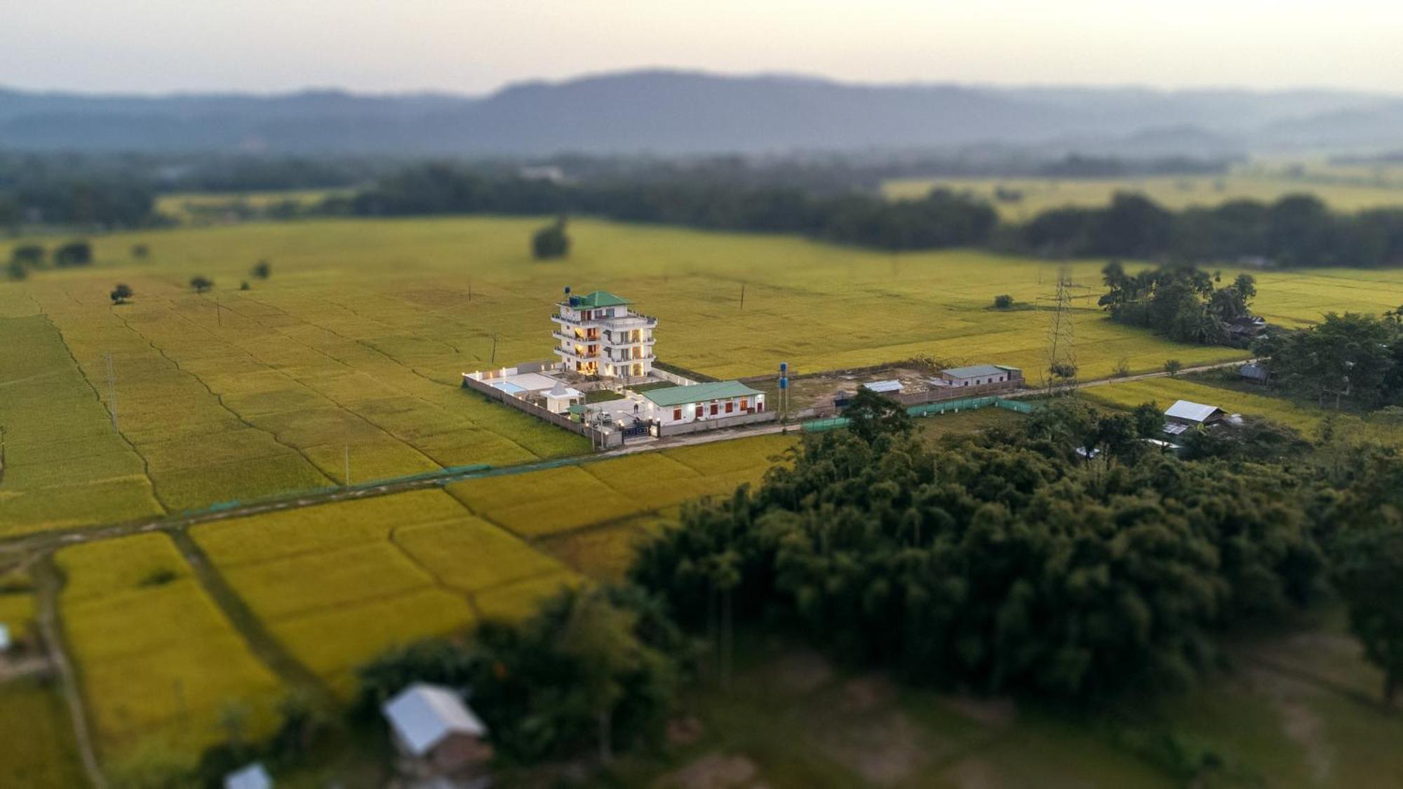 The Kaziranga Address Hotel Buitenkant foto