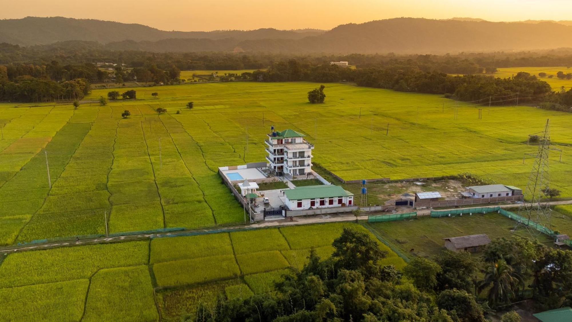 The Kaziranga Address Hotel Buitenkant foto