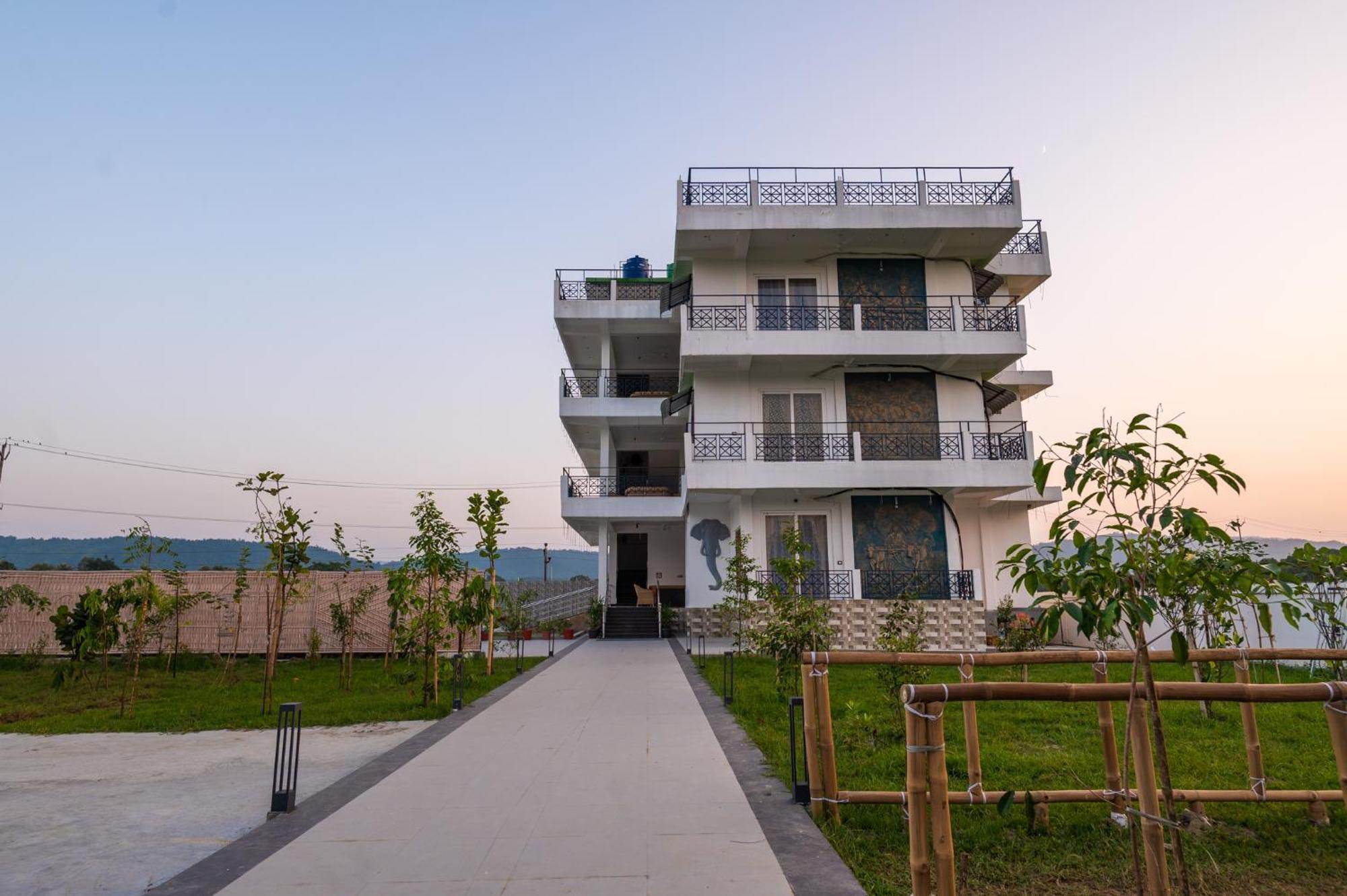 The Kaziranga Address Hotel Buitenkant foto